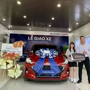 Bàn giao xe Hyundai cho khách hàng tại Ninh Bình Bàn giao xe Hyundai cho khách hàng tại Ninh Bình